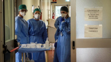 Photo of Teme che la moglie sia positiva al coronavirus e la chiude in bagno per metterla in quarantena