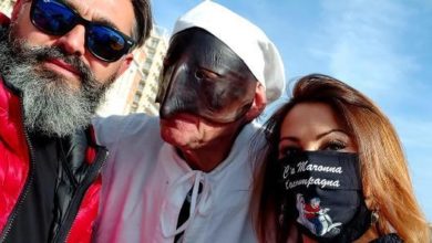Photo of Boom di mascherine con la protezione divina a Napoli